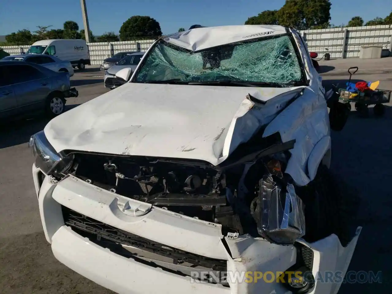 9 Photograph of a damaged car JTEEU5JR2M5242779 TOYOTA 4RUNNER 2021