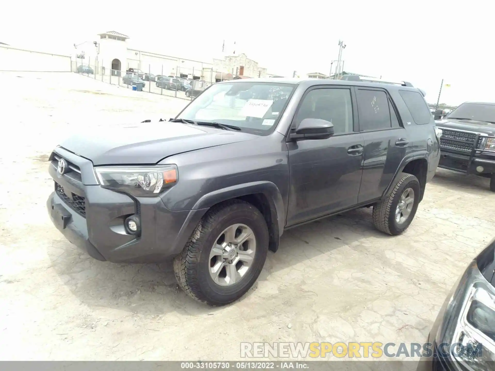 2 Photograph of a damaged car JTEEU5JR2M5242992 TOYOTA 4RUNNER 2021