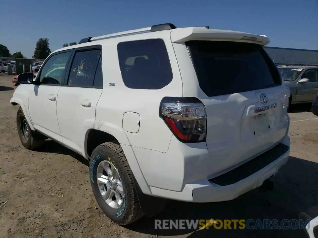 3 Photograph of a damaged car JTEEU5JR3M5233105 TOYOTA 4RUNNER 2021