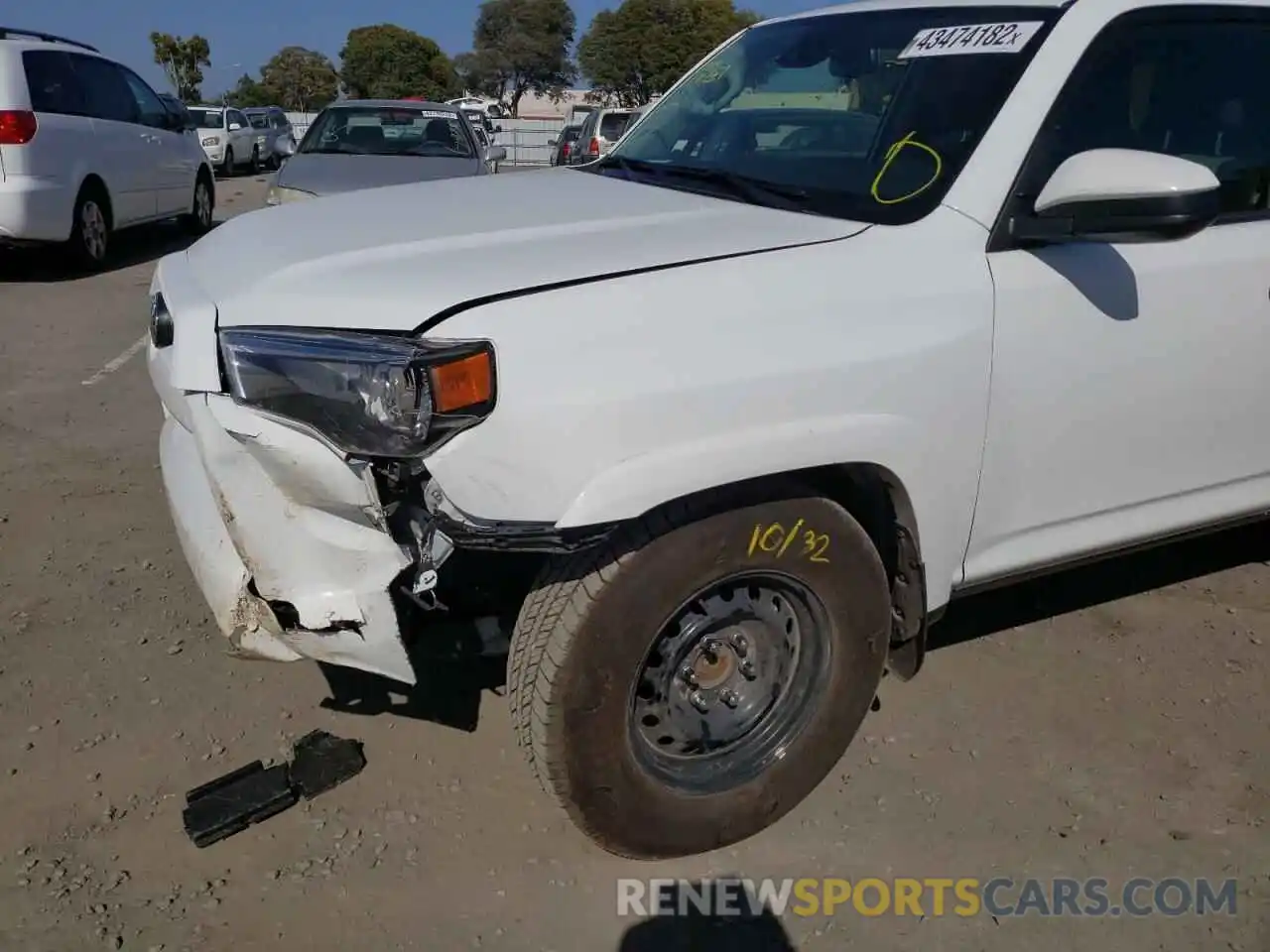 9 Photograph of a damaged car JTEEU5JR3M5233105 TOYOTA 4RUNNER 2021