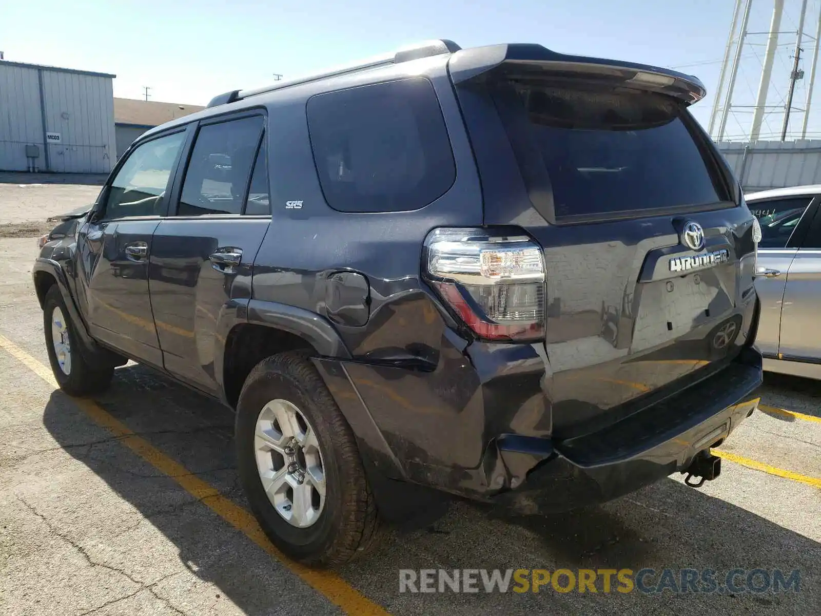 3 Photograph of a damaged car JTEEU5JR3M5233234 TOYOTA 4RUNNER 2021