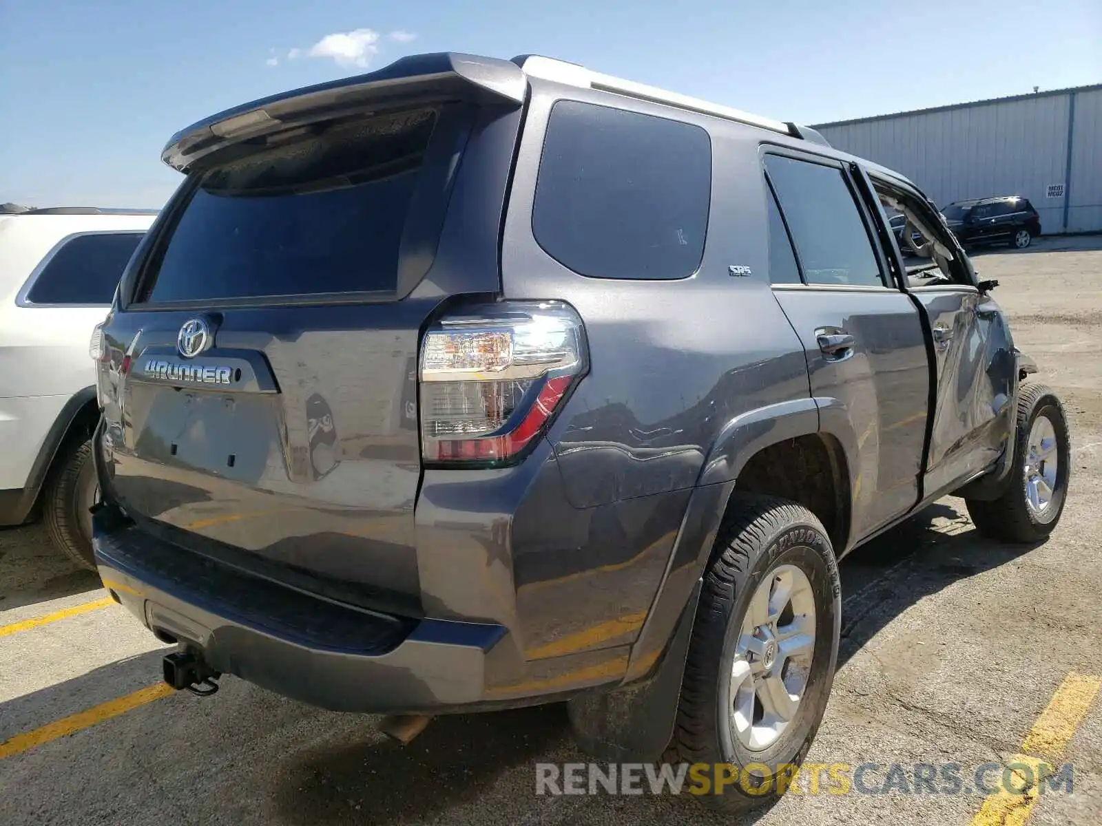 4 Photograph of a damaged car JTEEU5JR3M5233234 TOYOTA 4RUNNER 2021