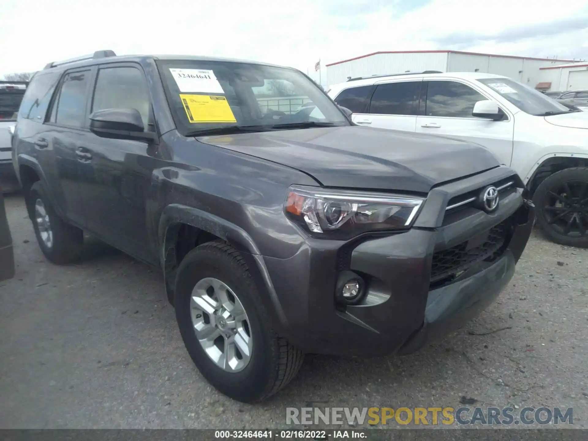 1 Photograph of a damaged car JTEEU5JR3M5233458 TOYOTA 4RUNNER 2021