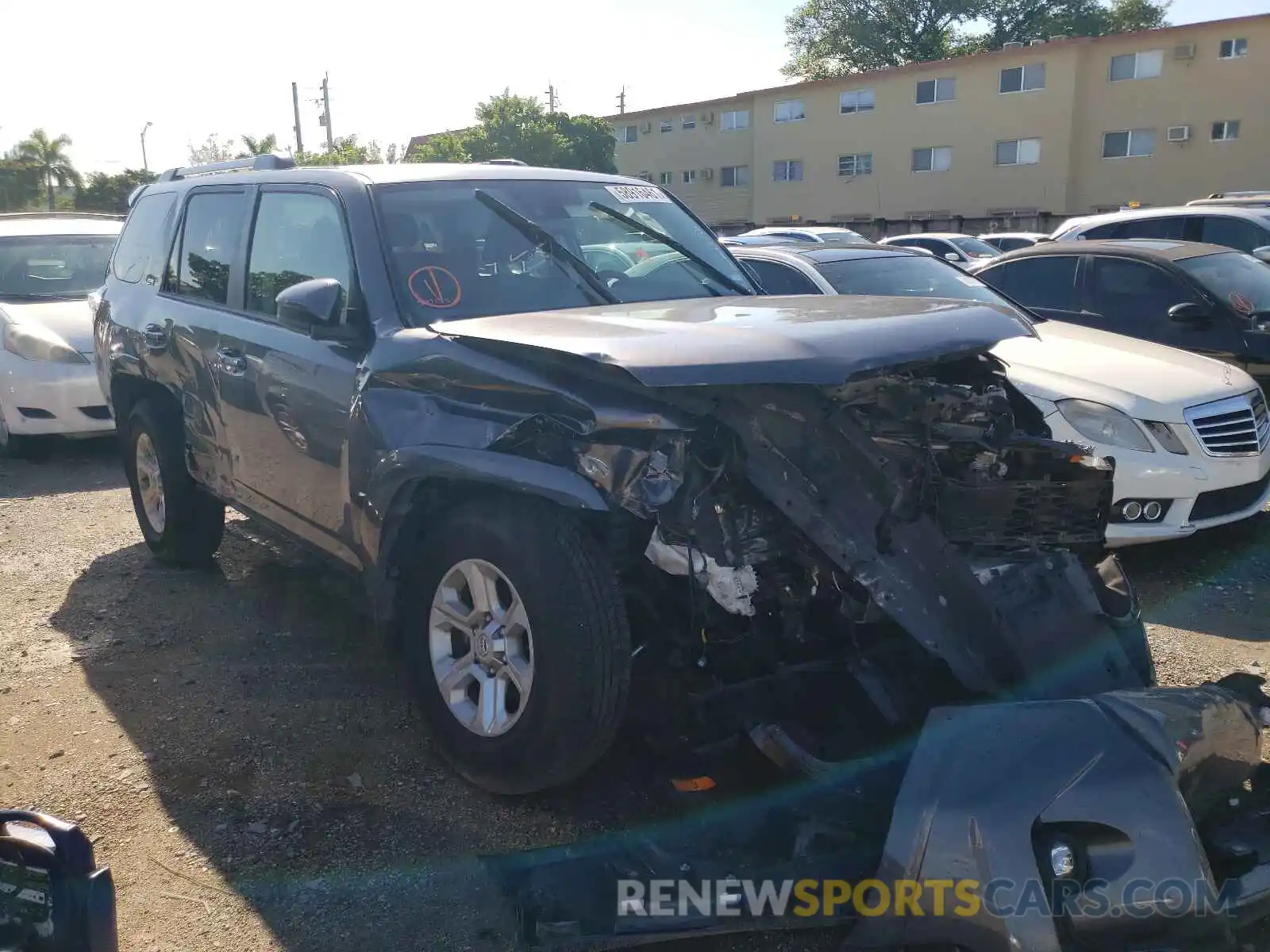 1 Photograph of a damaged car JTEEU5JR4M5230603 TOYOTA 4RUNNER 2021