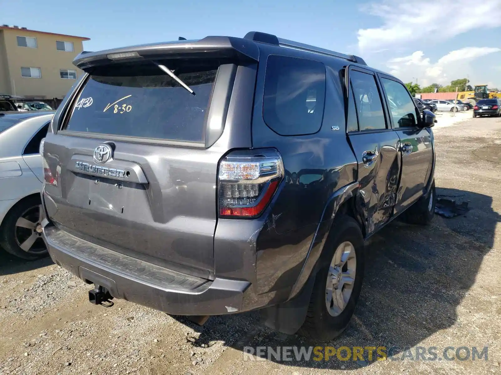 4 Photograph of a damaged car JTEEU5JR4M5230603 TOYOTA 4RUNNER 2021