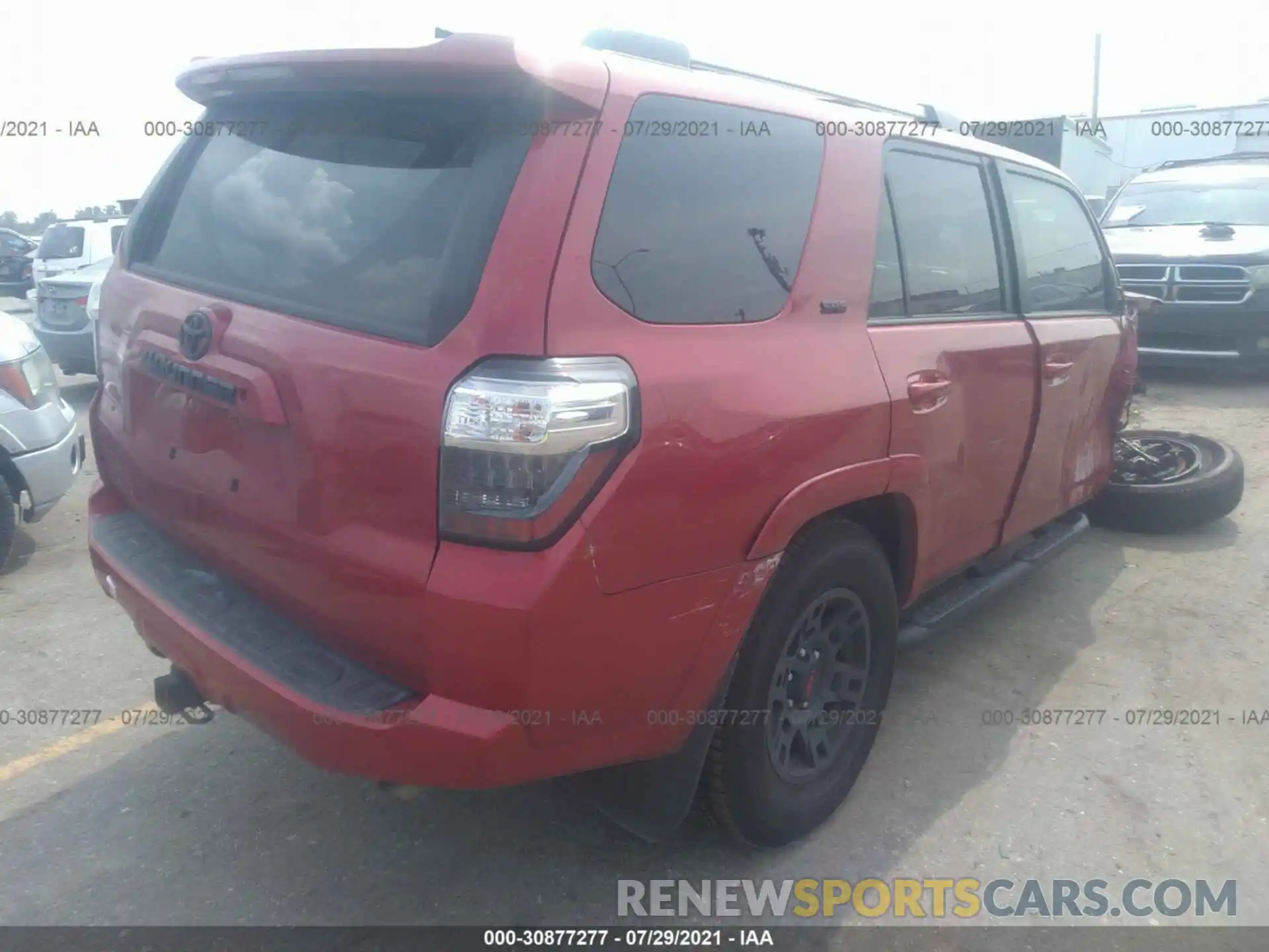 4 Photograph of a damaged car JTEEU5JR4M5235929 TOYOTA 4RUNNER 2021