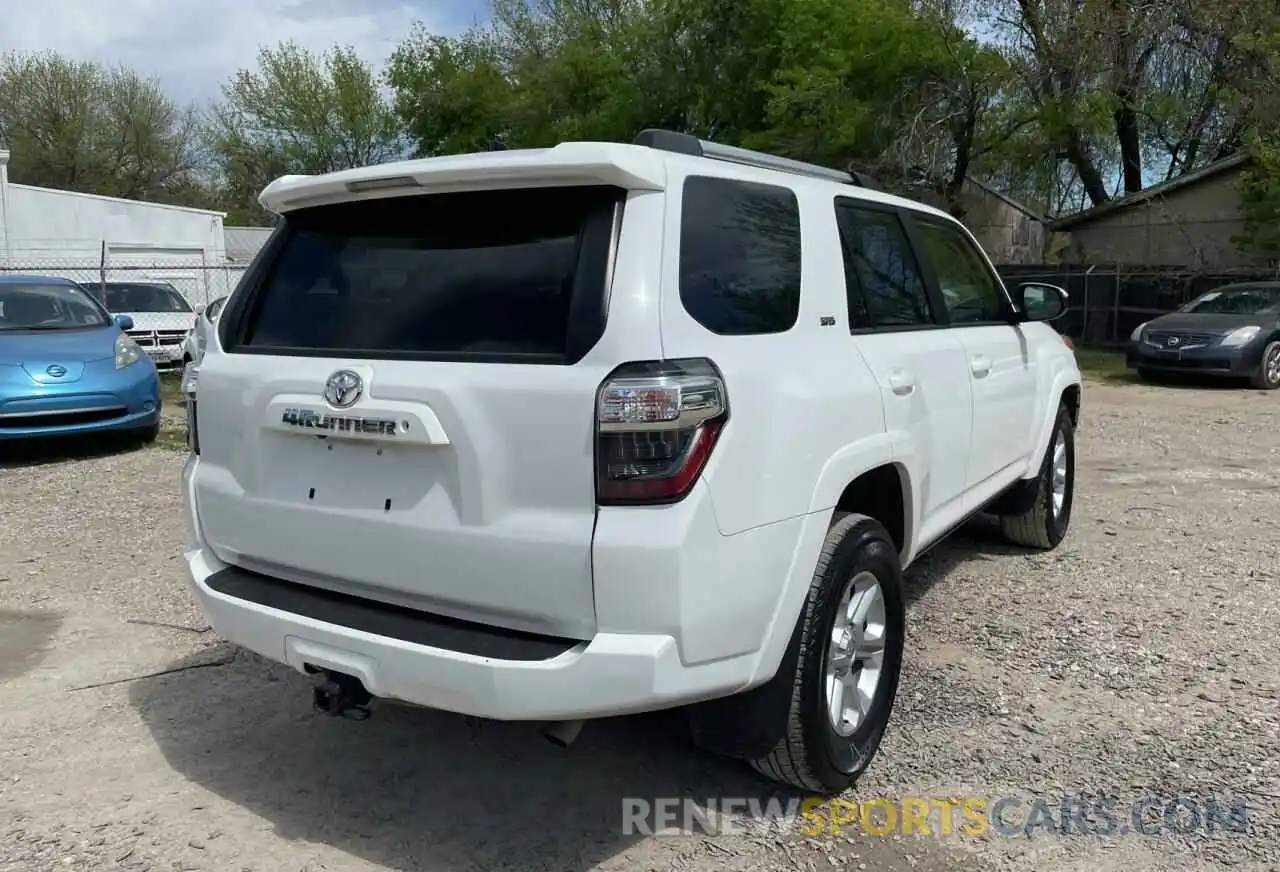 4 Photograph of a damaged car JTEEU5JR4M5236269 TOYOTA 4RUNNER 2021