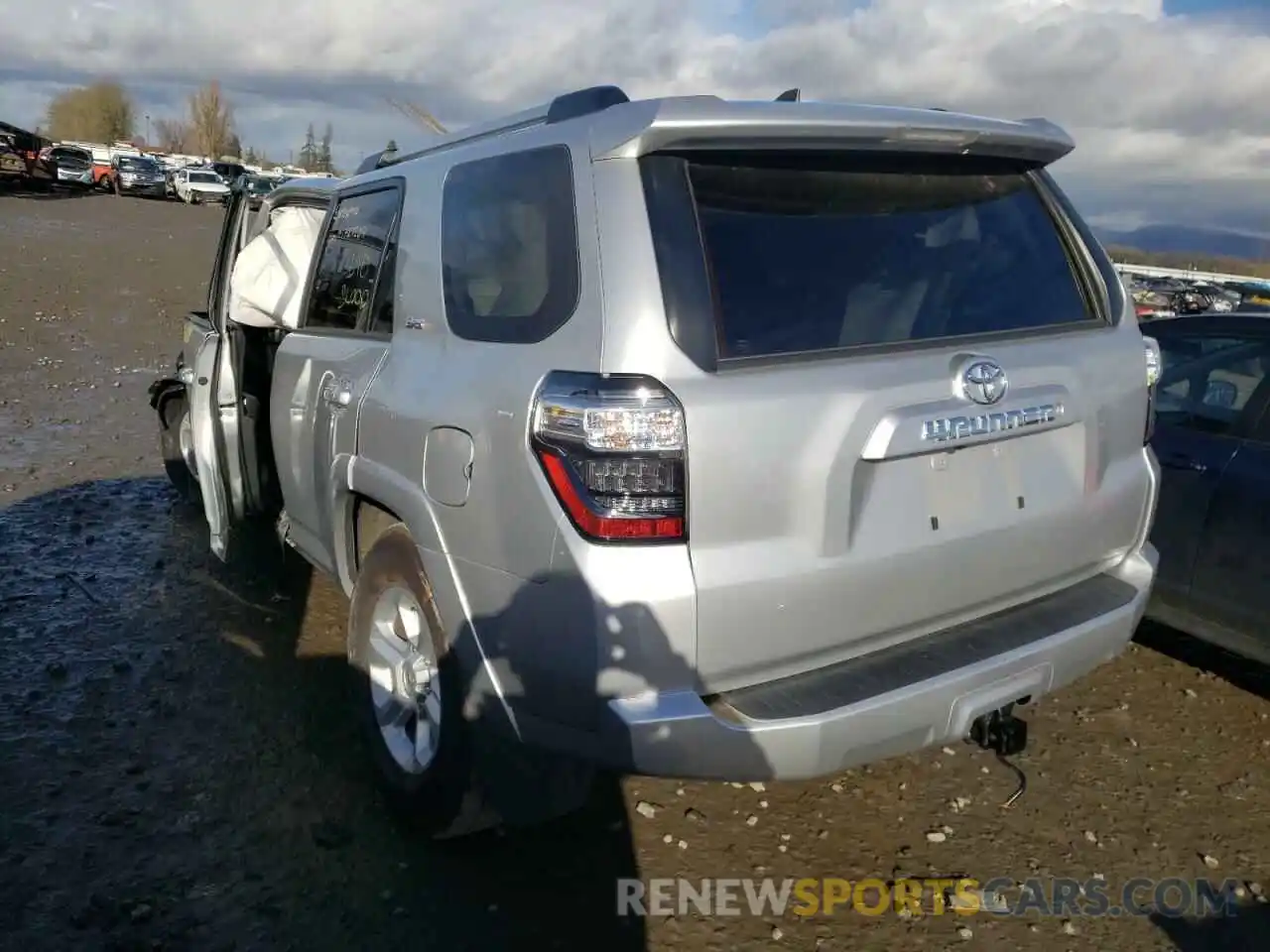 3 Photograph of a damaged car JTEEU5JR4M5238684 TOYOTA 4RUNNER 2021