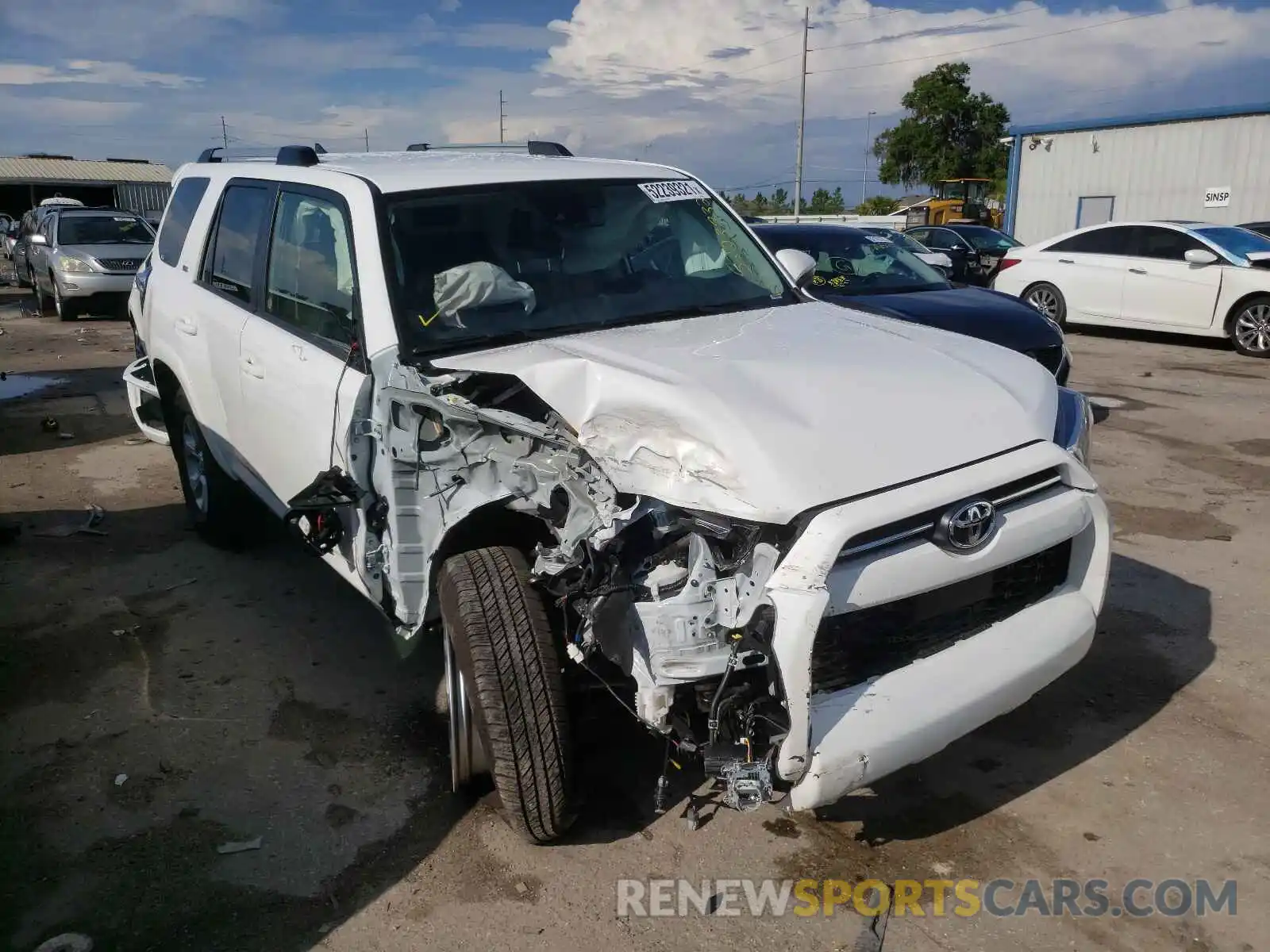 1 Photograph of a damaged car JTEEU5JR4M5243044 TOYOTA 4RUNNER 2021