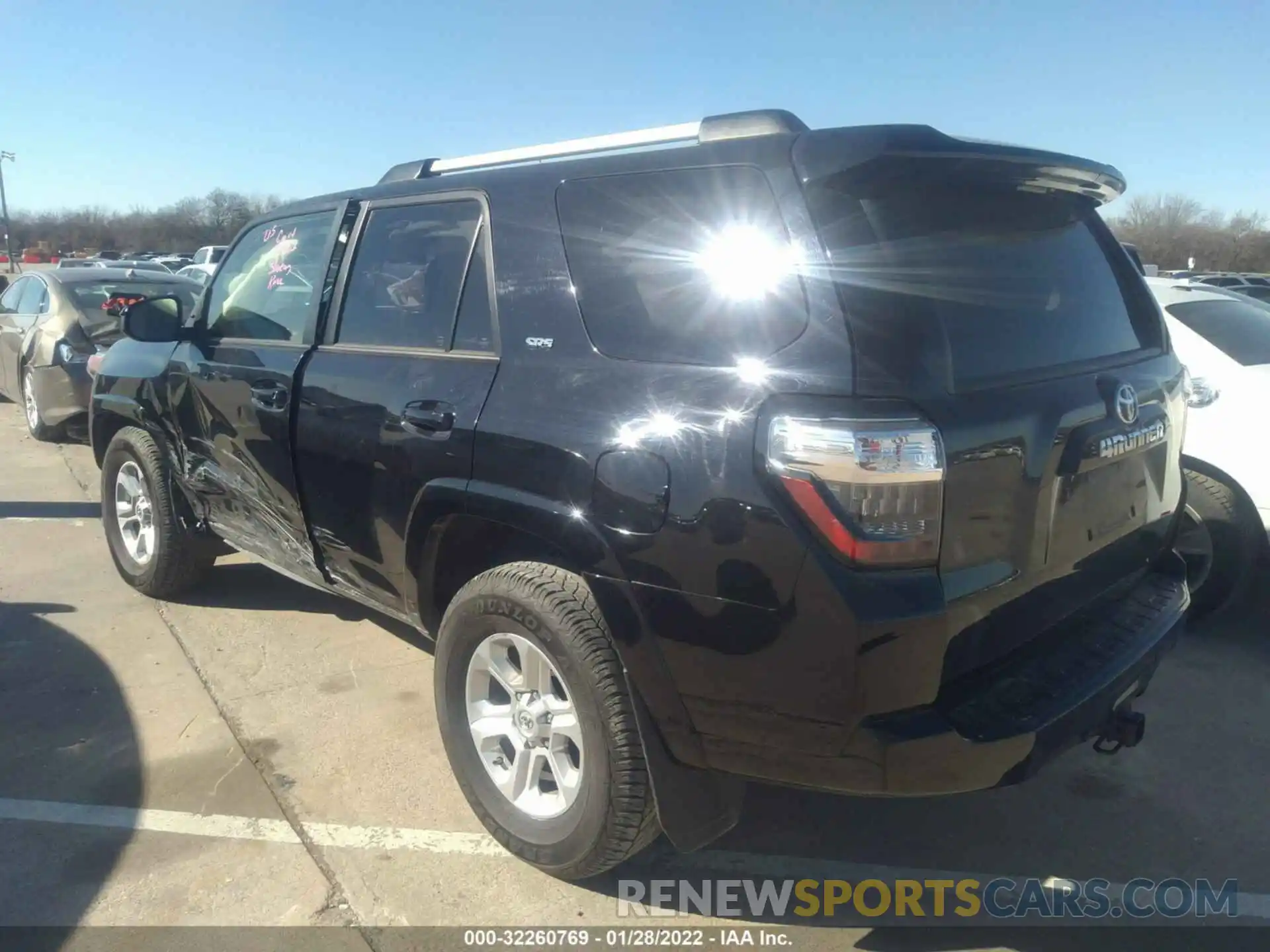 3 Photograph of a damaged car JTEEU5JR5M5228472 TOYOTA 4RUNNER 2021