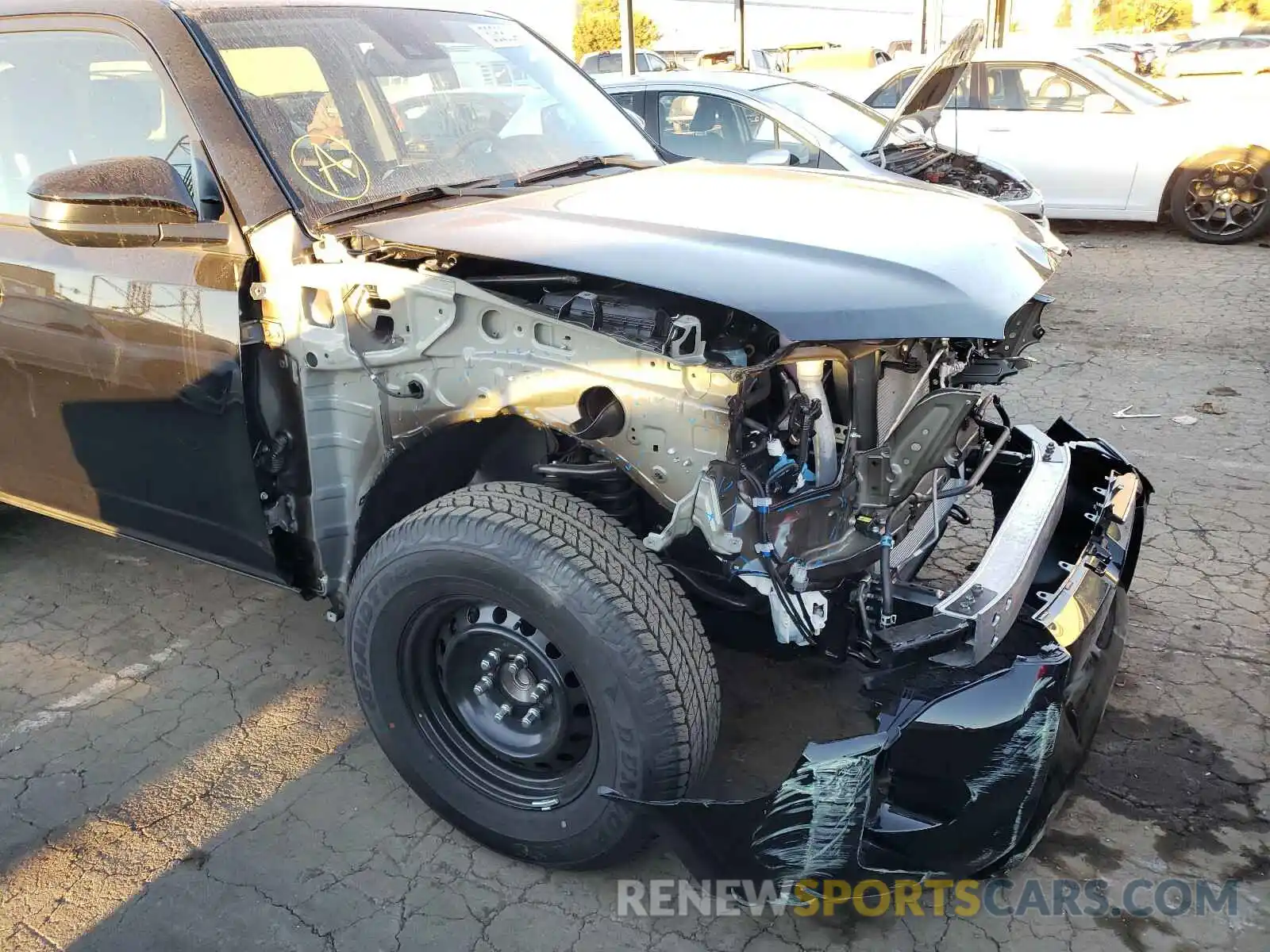 9 Photograph of a damaged car JTEEU5JR5M5233011 TOYOTA 4RUNNER 2021