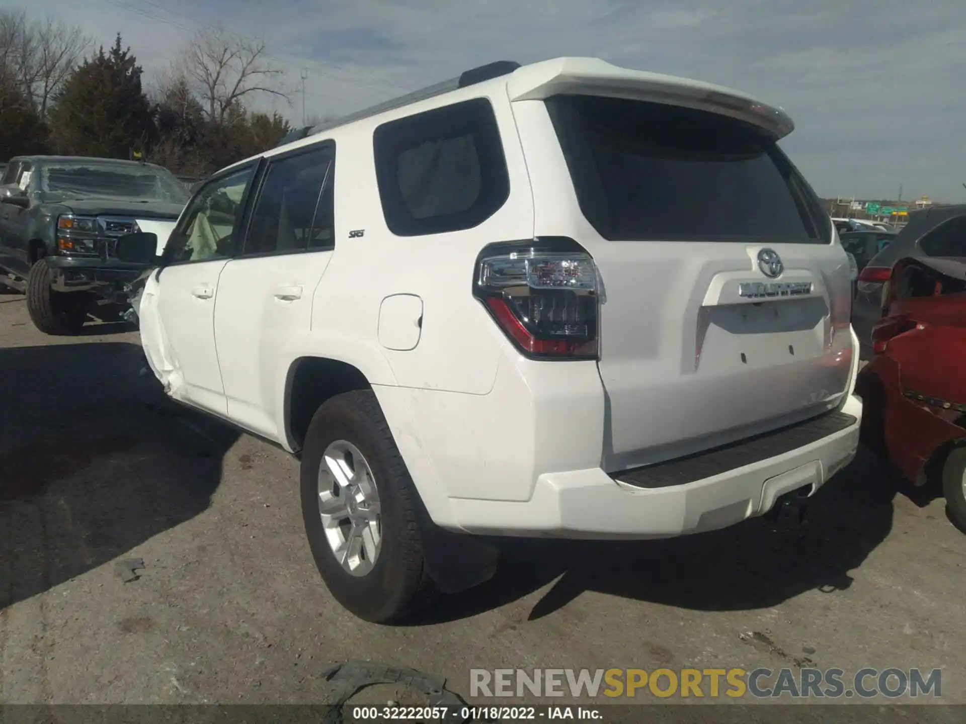 3 Photograph of a damaged car JTEEU5JR5M5234899 TOYOTA 4RUNNER 2021