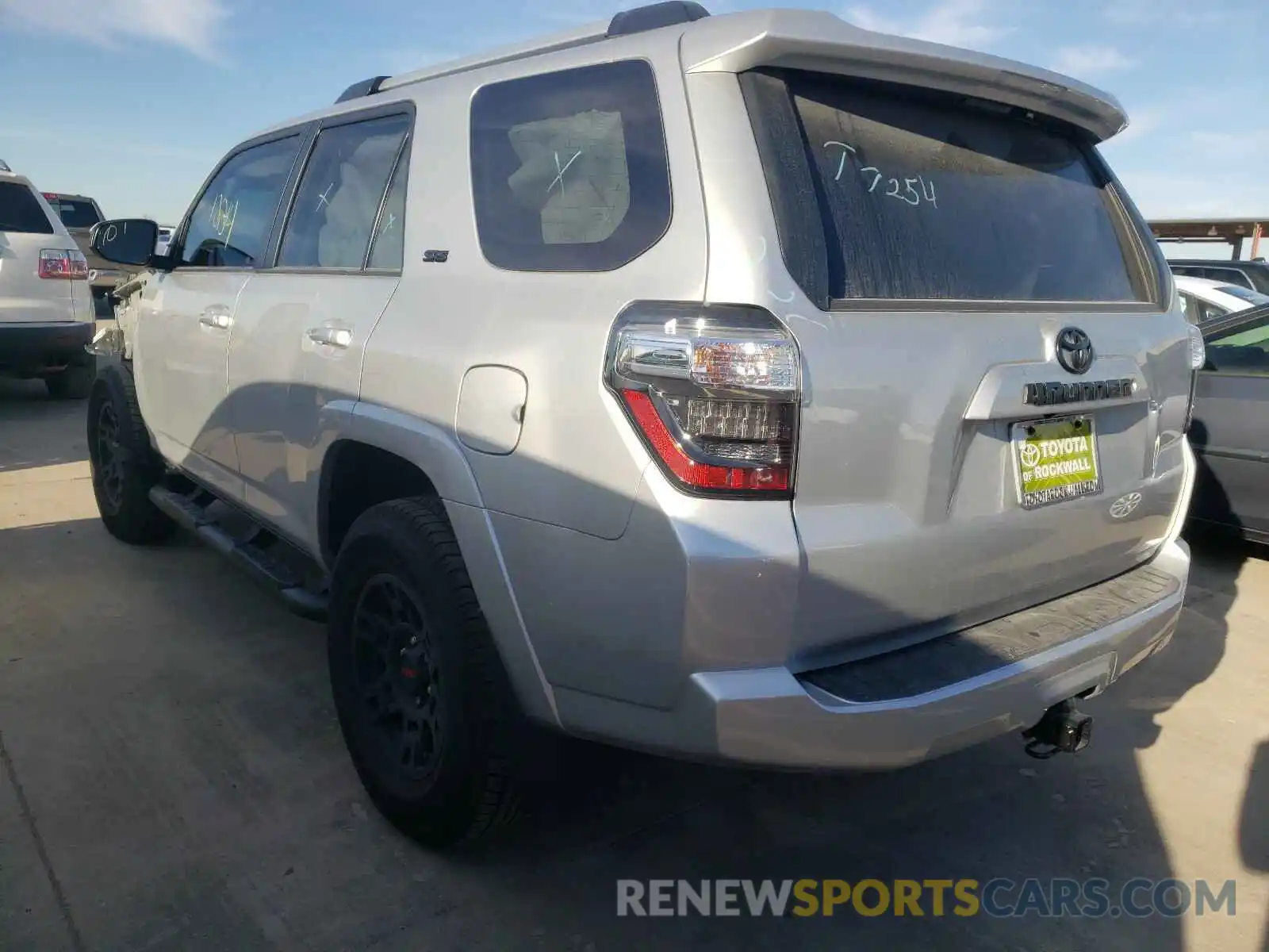 3 Photograph of a damaged car JTEEU5JR6M5228965 TOYOTA 4RUNNER 2021