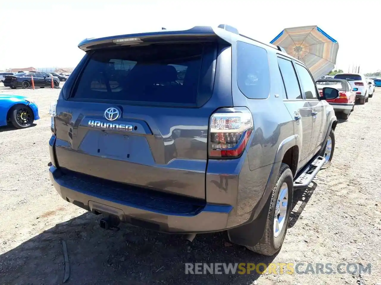 4 Photograph of a damaged car JTEEU5JR6M5230537 TOYOTA 4RUNNER 2021