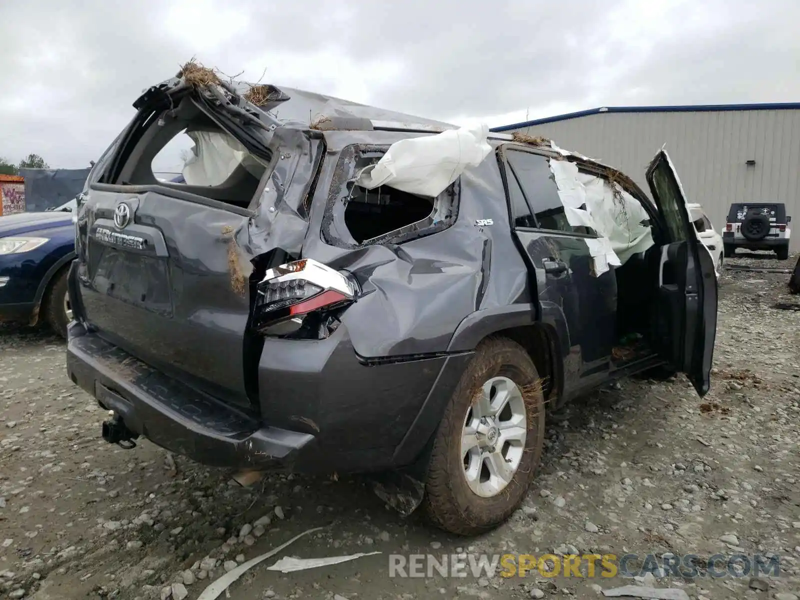 4 Photograph of a damaged car JTEEU5JR6M5231588 TOYOTA 4RUNNER 2021