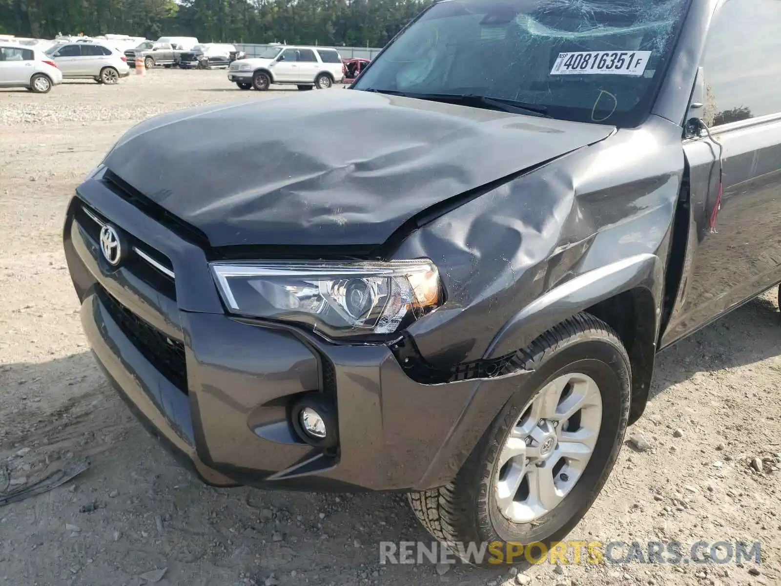 9 Photograph of a damaged car JTEEU5JR6M5234121 TOYOTA 4RUNNER 2021