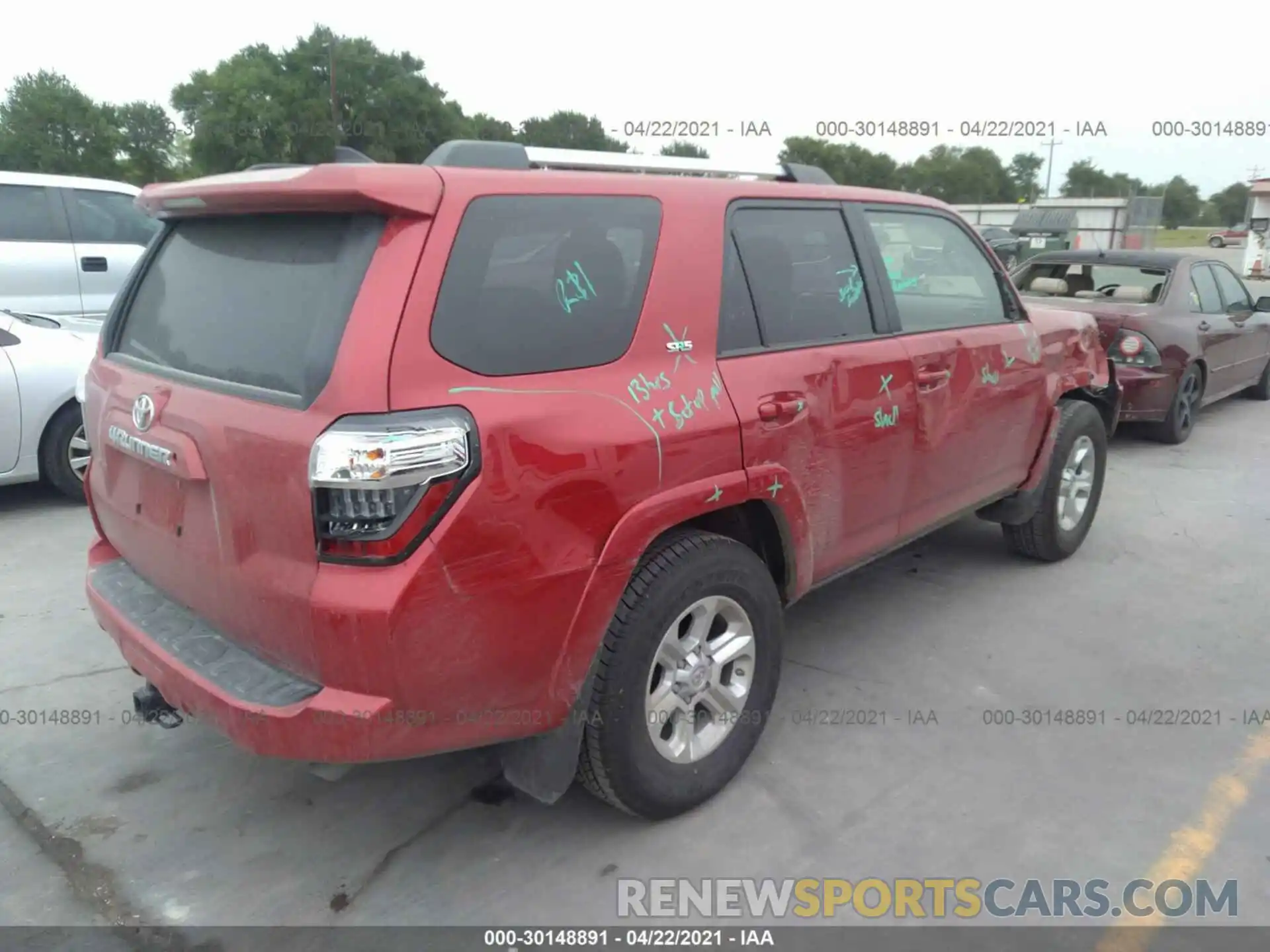 4 Photograph of a damaged car JTEEU5JR6M5236340 TOYOTA 4RUNNER 2021