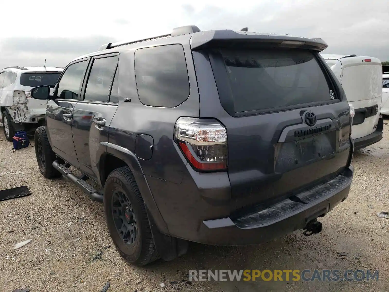 3 Photograph of a damaged car JTEEU5JR7M5230739 TOYOTA 4RUNNER 2021