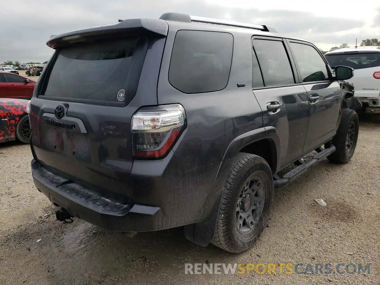 4 Photograph of a damaged car JTEEU5JR7M5230739 TOYOTA 4RUNNER 2021