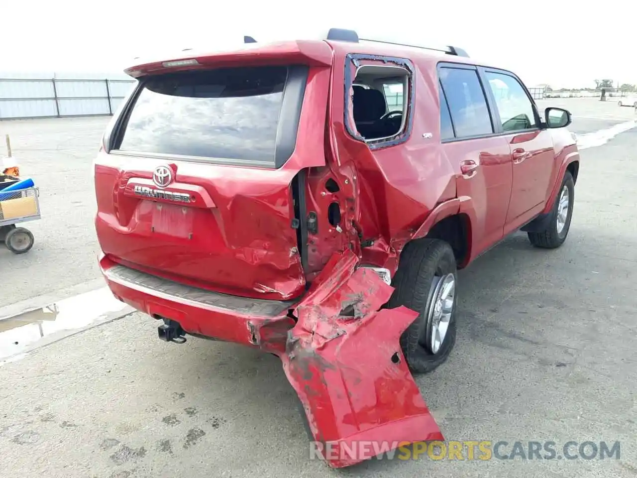 4 Photograph of a damaged car JTEEU5JR7M5234953 TOYOTA 4RUNNER 2021