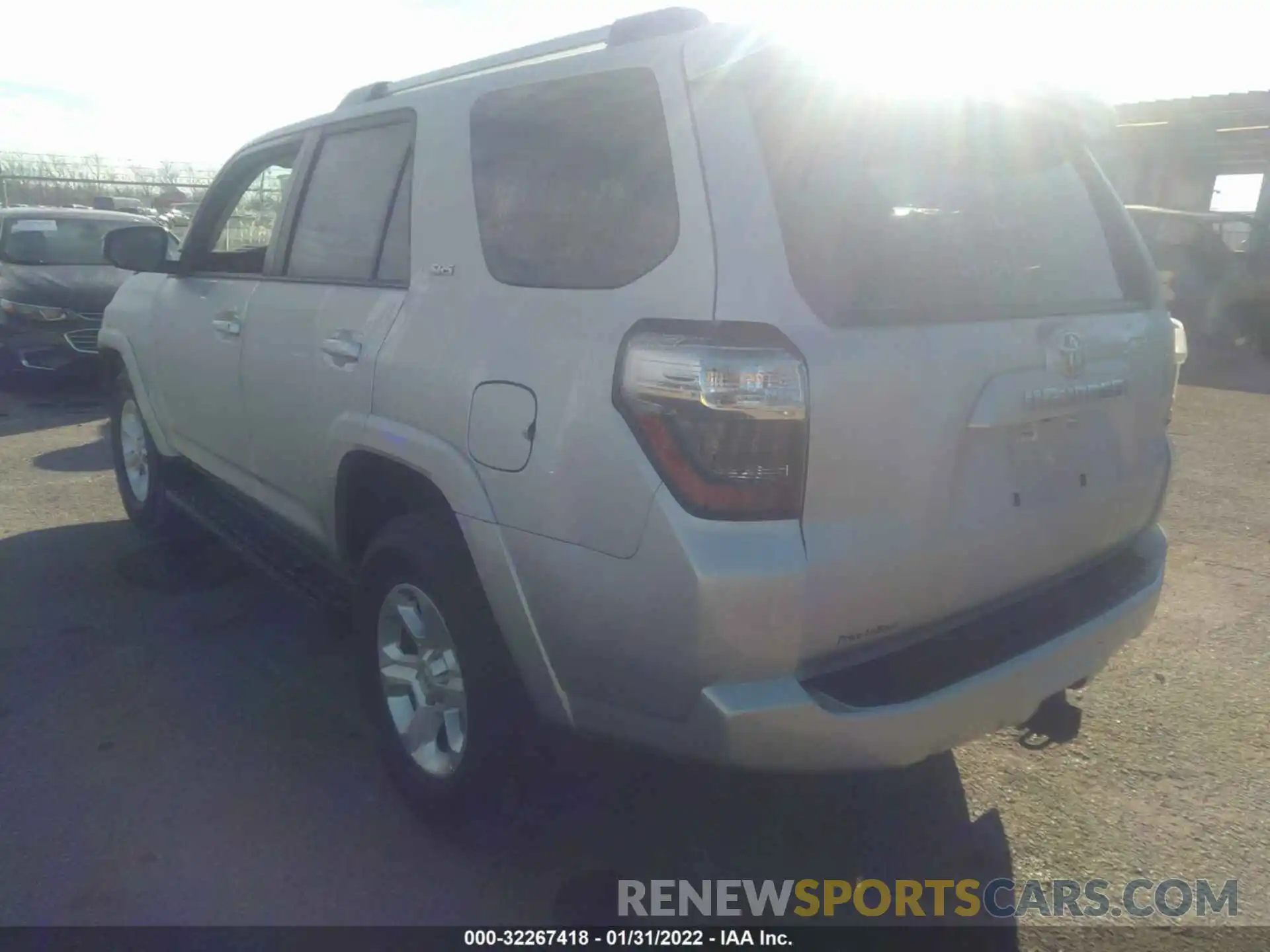 3 Photograph of a damaged car JTEEU5JR7M5244091 TOYOTA 4RUNNER 2021