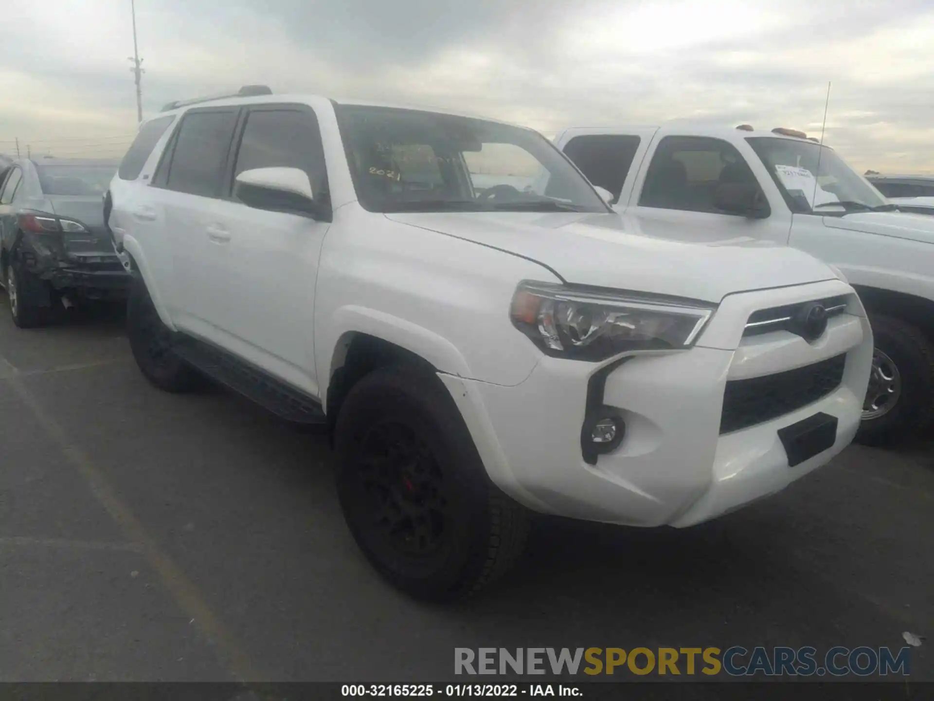 1 Photograph of a damaged car JTEEU5JR7M5244706 TOYOTA 4RUNNER 2021