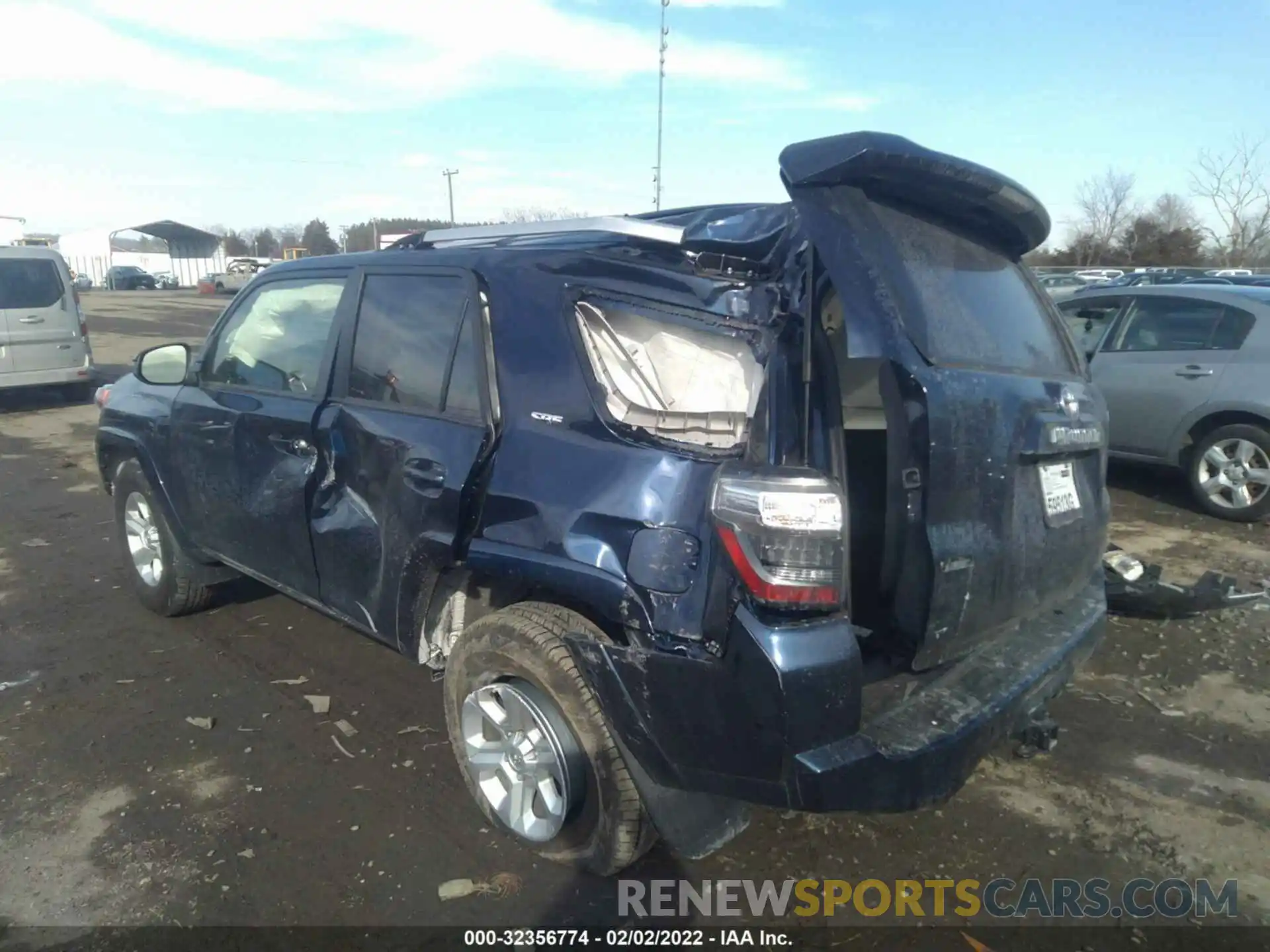 3 Photograph of a damaged car JTEEU5JR7M5245872 TOYOTA 4RUNNER 2021