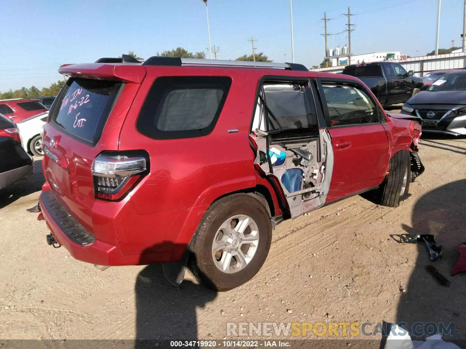 4 Photograph of a damaged car JTEEU5JR8M5229728 TOYOTA 4RUNNER 2021