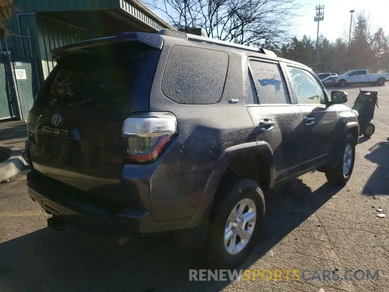 4 Photograph of a damaged car JTEEU5JR8M5233391 TOYOTA 4RUNNER 2021