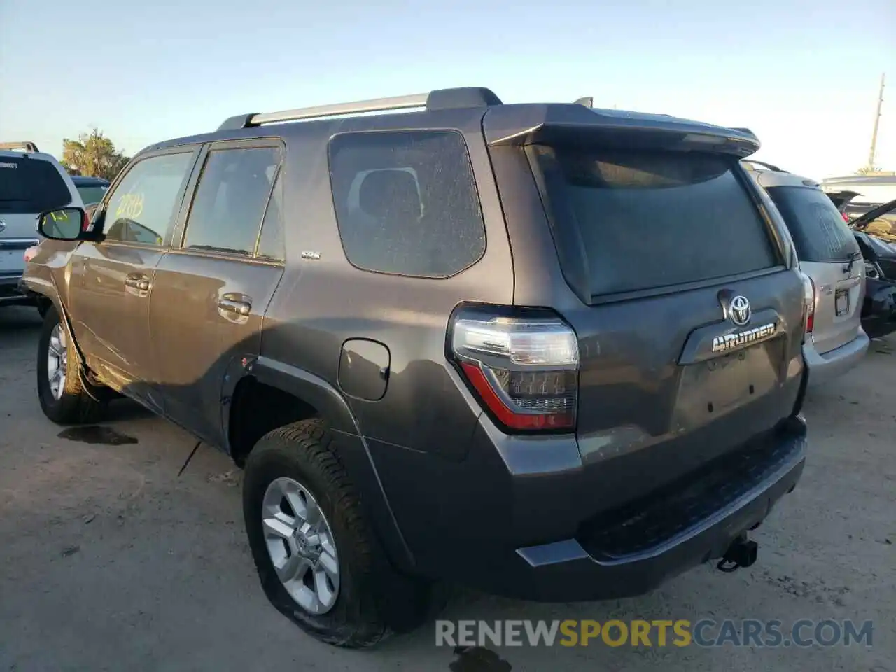 3 Photograph of a damaged car JTEEU5JR8M5234430 TOYOTA 4RUNNER 2021