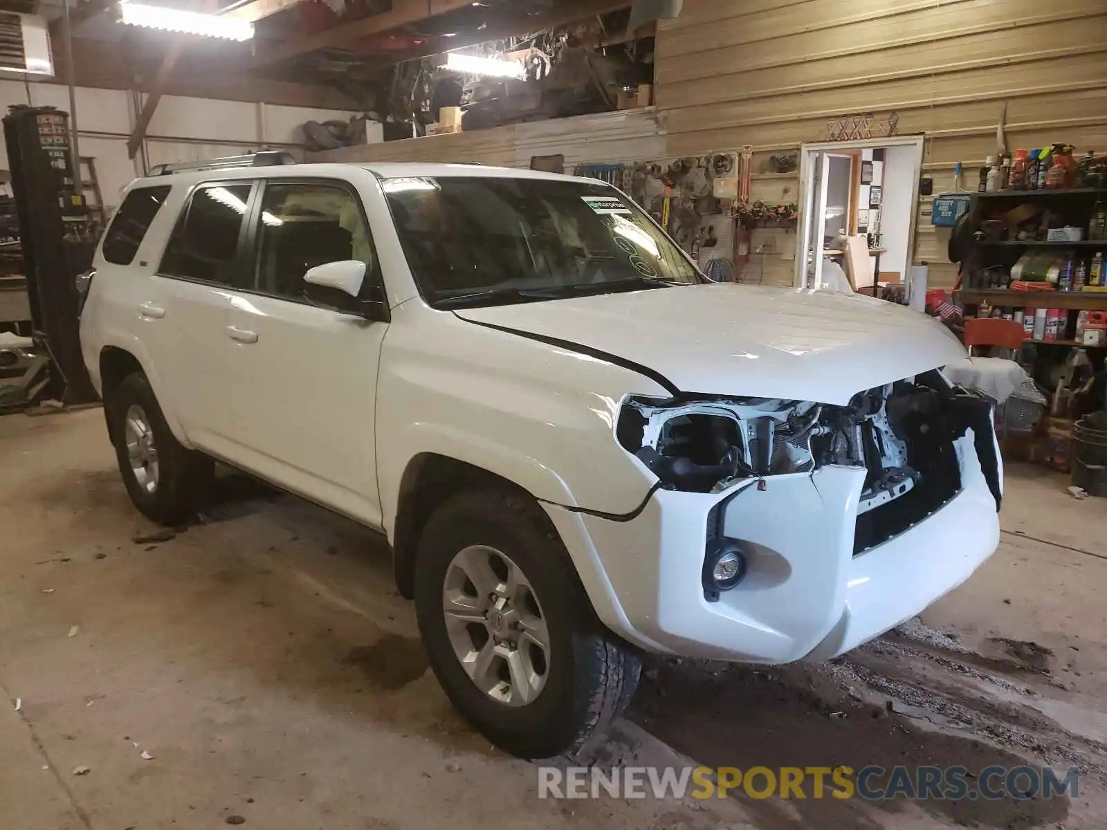 1 Photograph of a damaged car JTEEU5JR8M5235951 TOYOTA 4RUNNER 2021