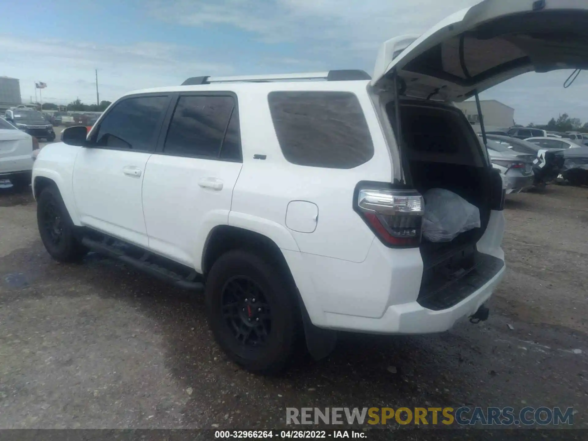 3 Photograph of a damaged car JTEEU5JR8M5241796 TOYOTA 4RUNNER 2021