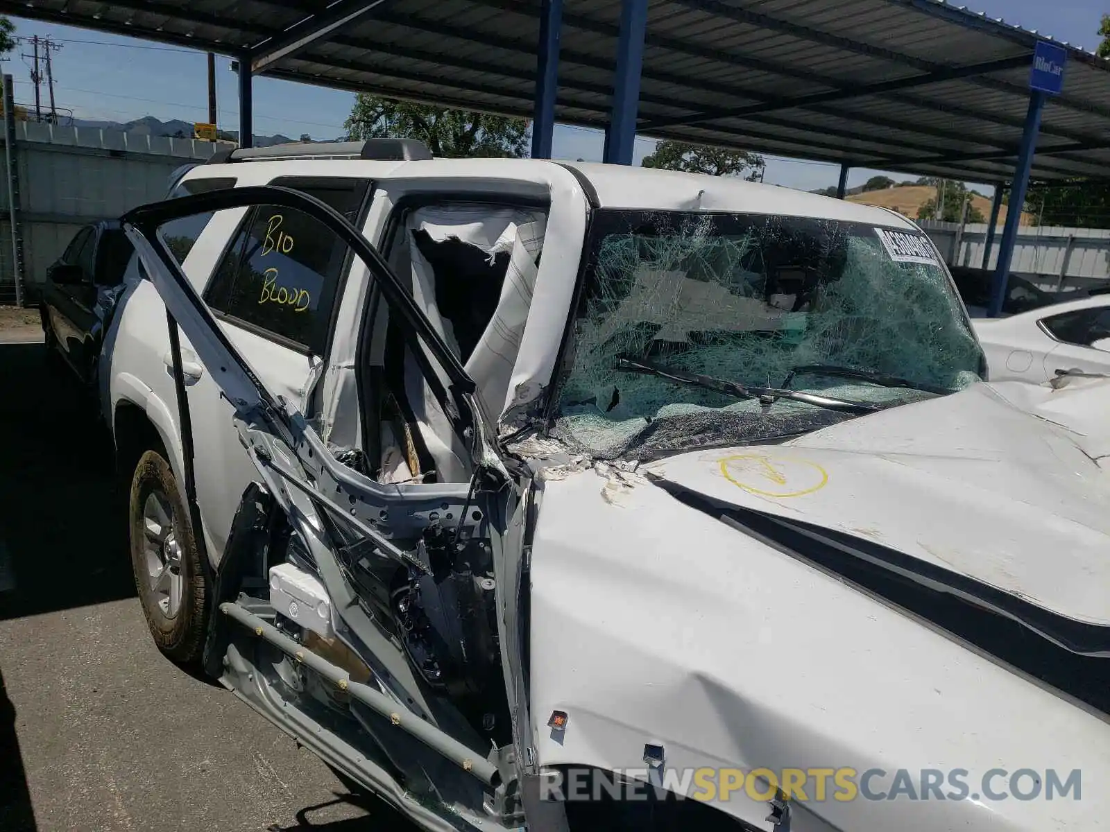 9 Photograph of a damaged car JTEEU5JR9M5232959 TOYOTA 4RUNNER 2021