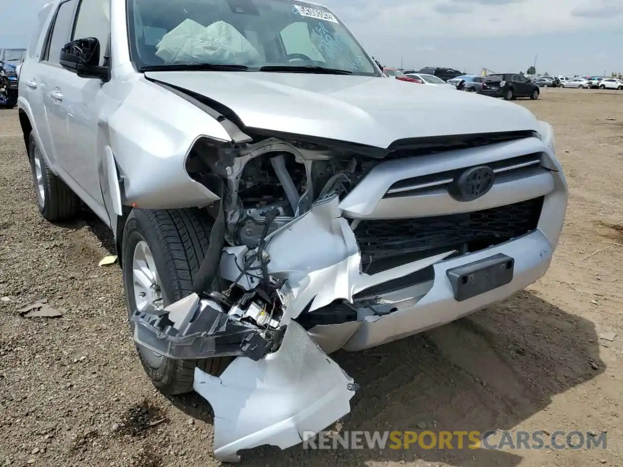 9 Photograph of a damaged car JTEEU5JR9M5238325 TOYOTA 4RUNNER 2021