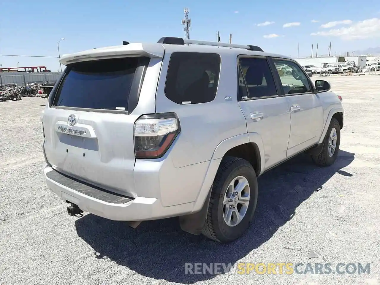 4 Photograph of a damaged car JTEEU5JR9M5238731 TOYOTA 4RUNNER 2021