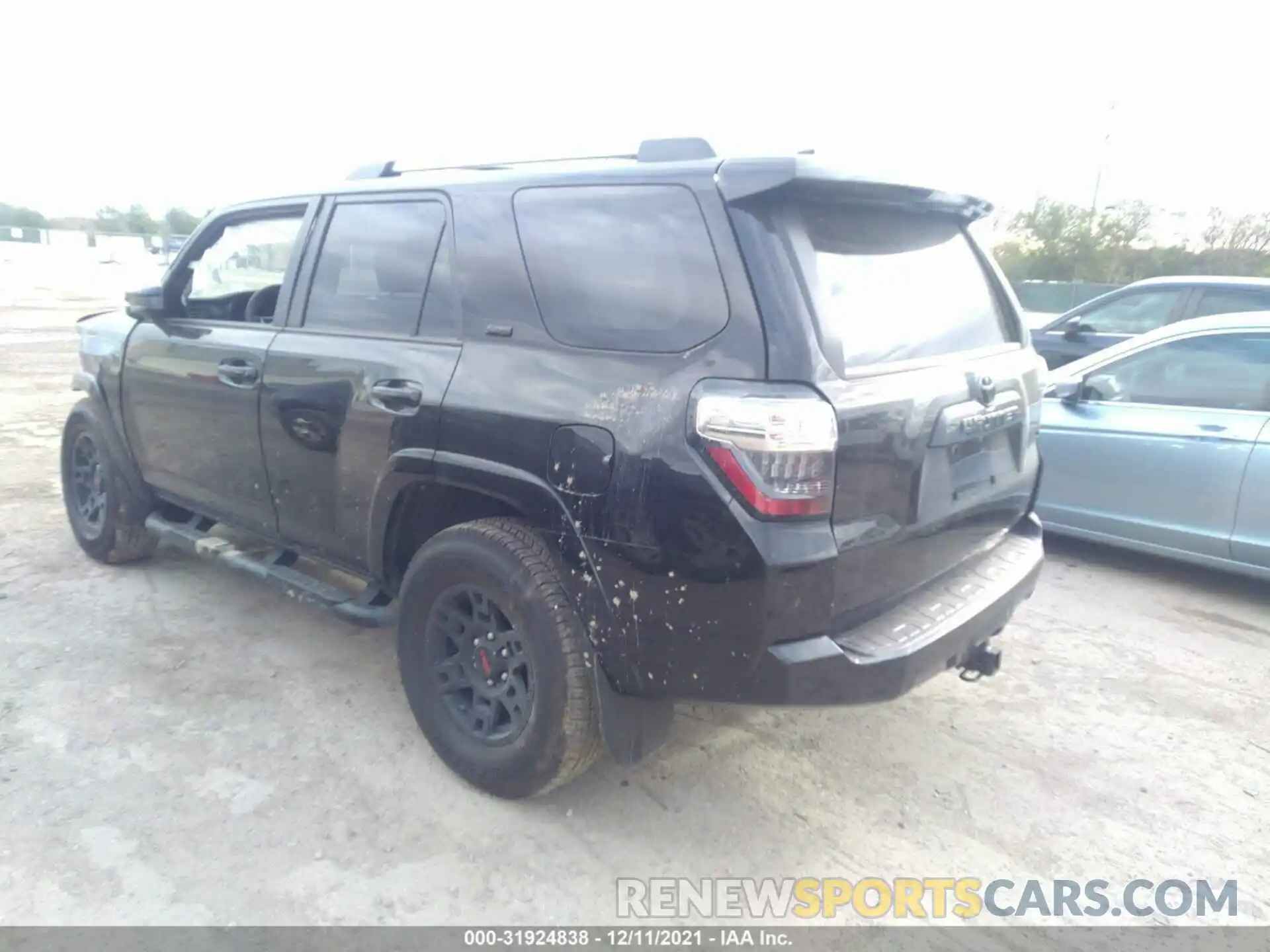 3 Photograph of a damaged car JTEEU5JR9M5249034 TOYOTA 4RUNNER 2021