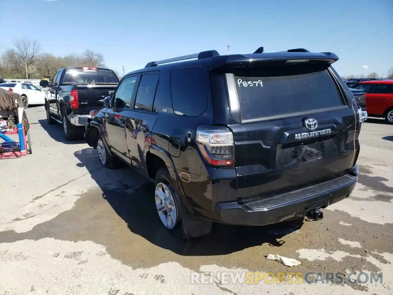 3 Photograph of a damaged car JTEEU5JRXM5231853 TOYOTA 4RUNNER 2021