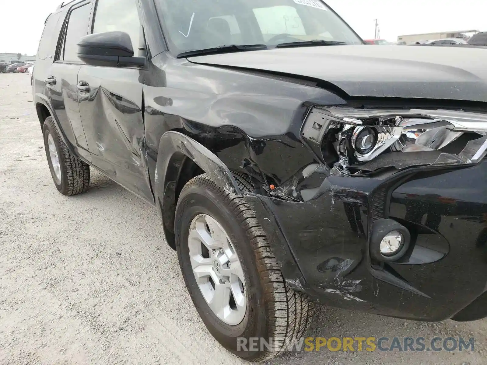 9 Photograph of a damaged car JTEEU5JRXM5234526 TOYOTA 4RUNNER 2021