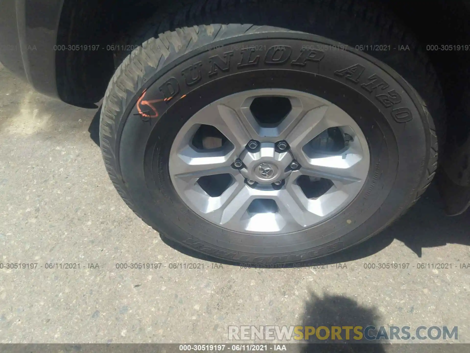 12 Photograph of a damaged car JTEEU5JRXM5234994 TOYOTA 4RUNNER 2021