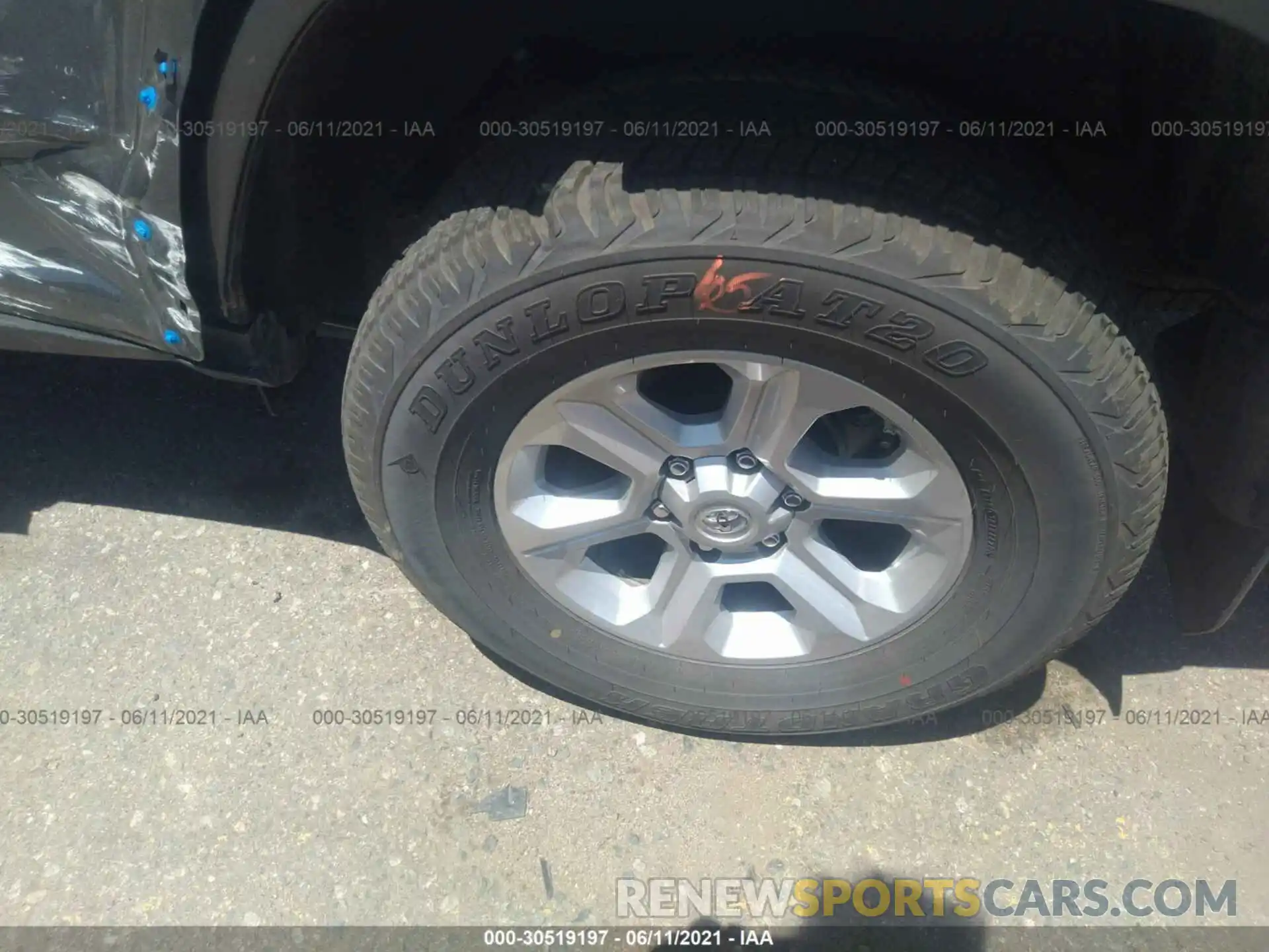 13 Photograph of a damaged car JTEEU5JRXM5234994 TOYOTA 4RUNNER 2021