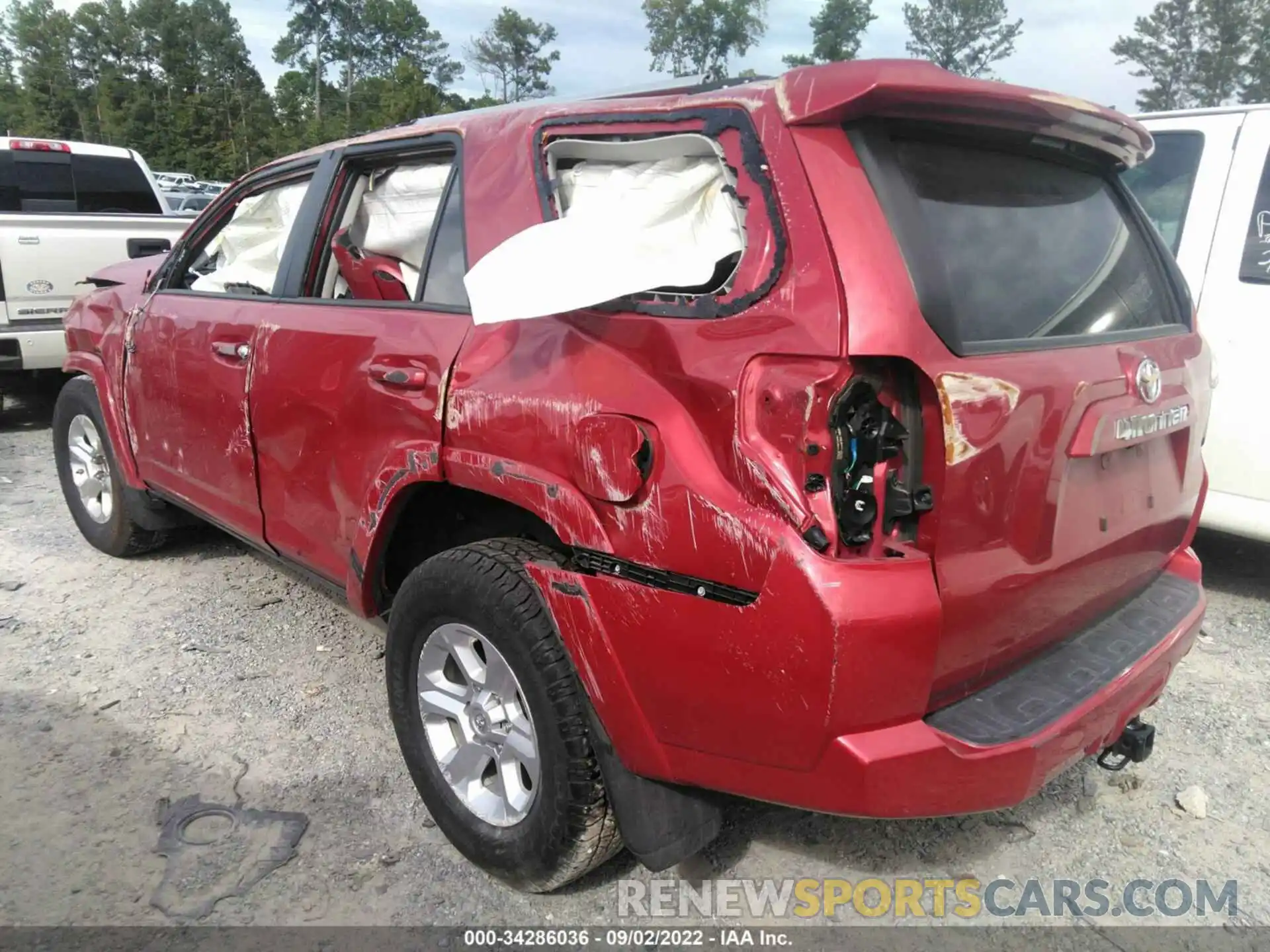 3 Photograph of a damaged car JTEEU5JRXM5236356 TOYOTA 4RUNNER 2021