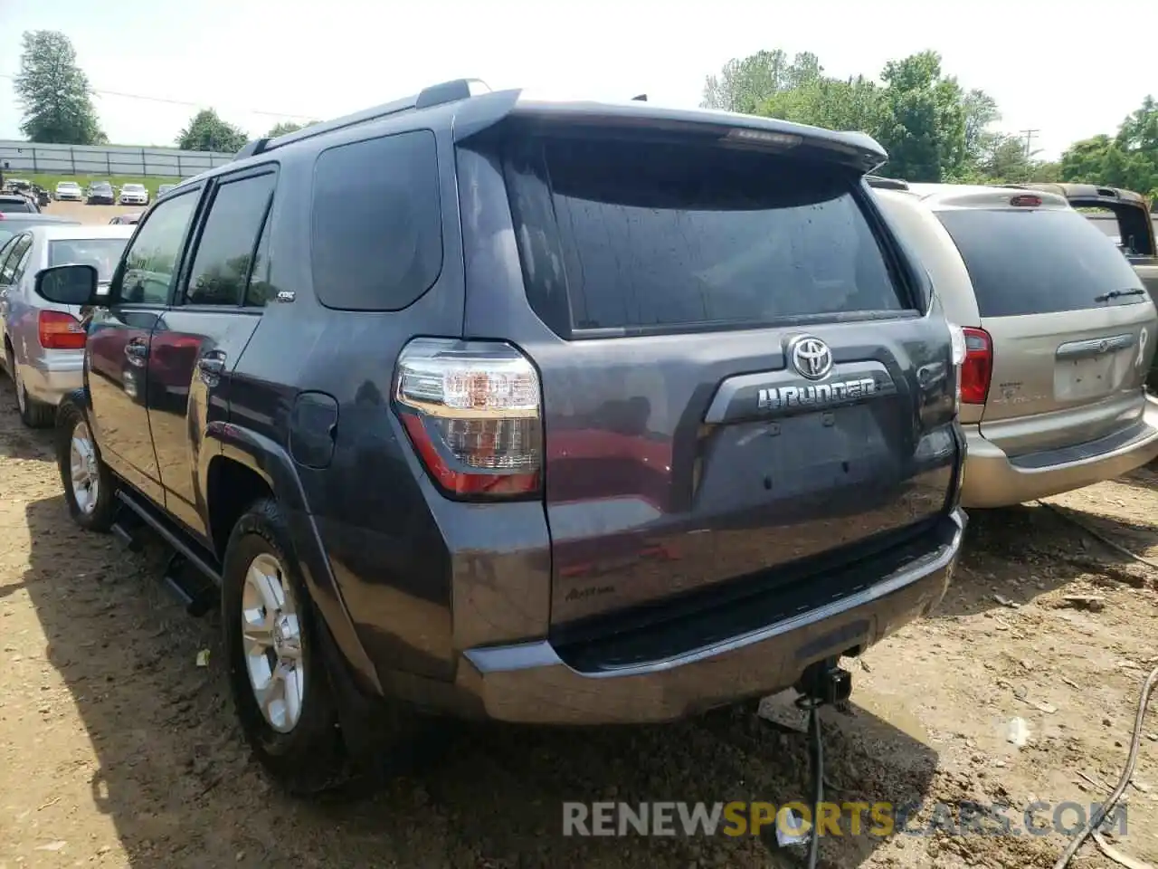 3 Photograph of a damaged car JTEEU5JRXM5245722 TOYOTA 4RUNNER 2021