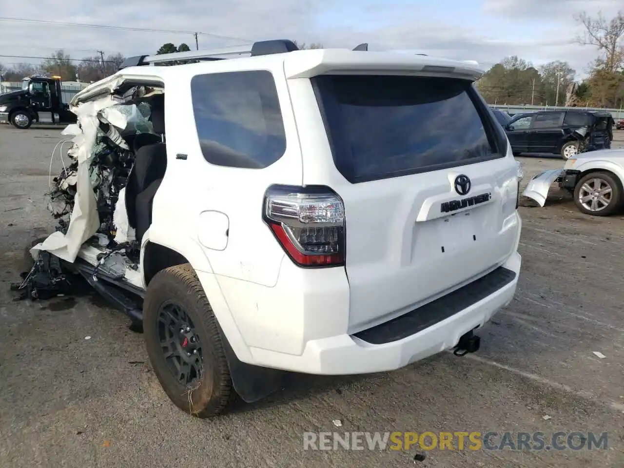 3 Photograph of a damaged car JTEEU5JRXM5246725 TOYOTA 4RUNNER 2021