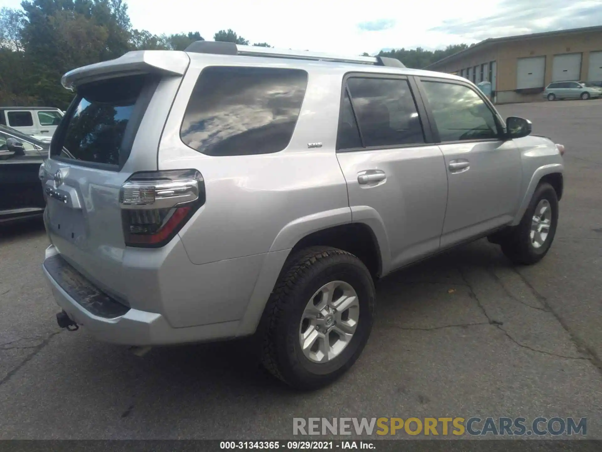 4 Photograph of a damaged car JTEEU5JRXM5248894 TOYOTA 4RUNNER 2021