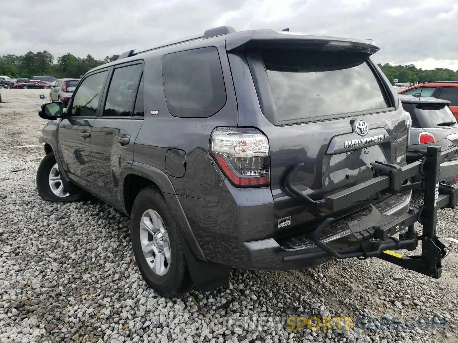 3 Photograph of a damaged car JTEFU5JR0M5239691 TOYOTA 4RUNNER 2021