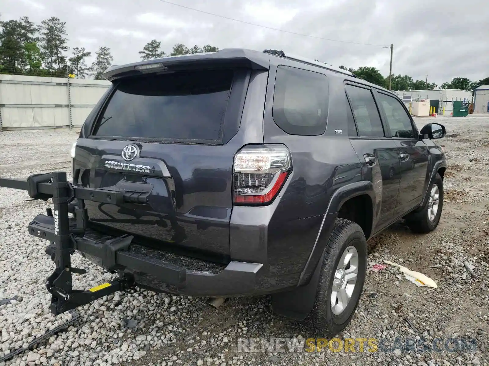 4 Photograph of a damaged car JTEFU5JR0M5239691 TOYOTA 4RUNNER 2021