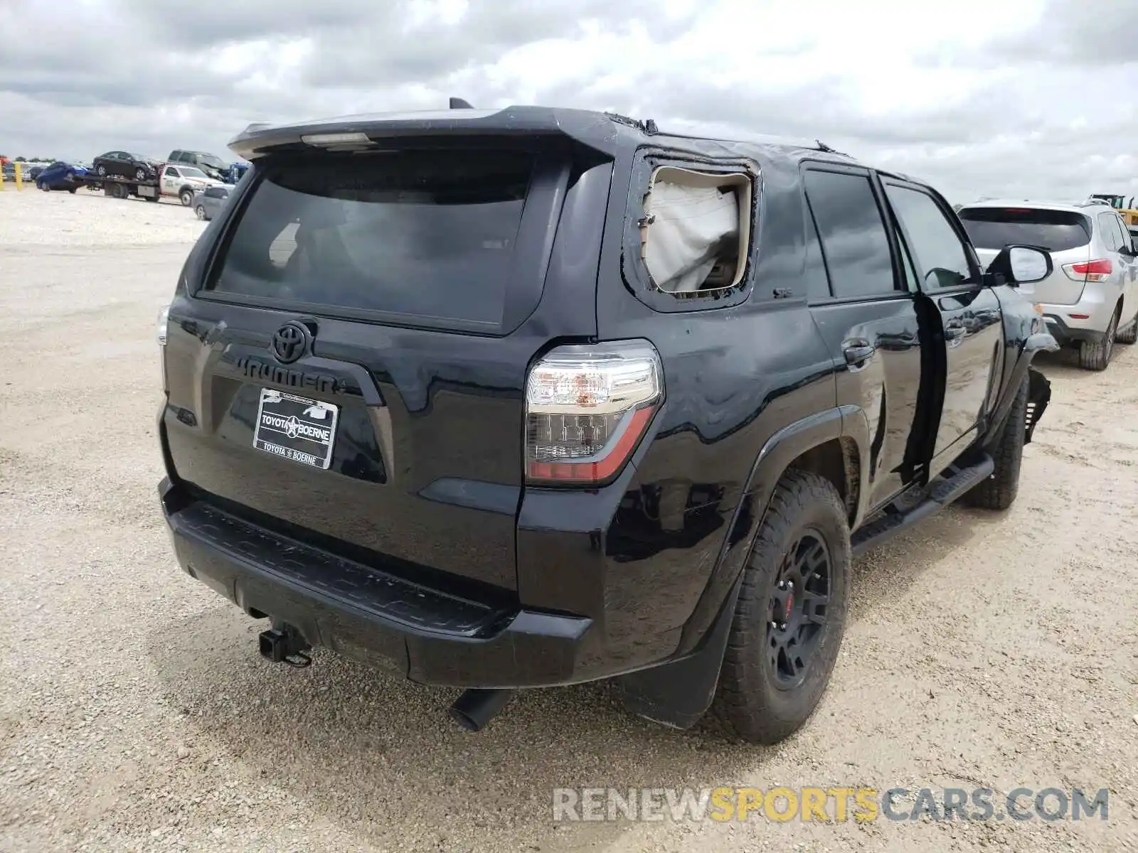 4 Photograph of a damaged car JTEFU5JR0M5242929 TOYOTA 4RUNNER 2021