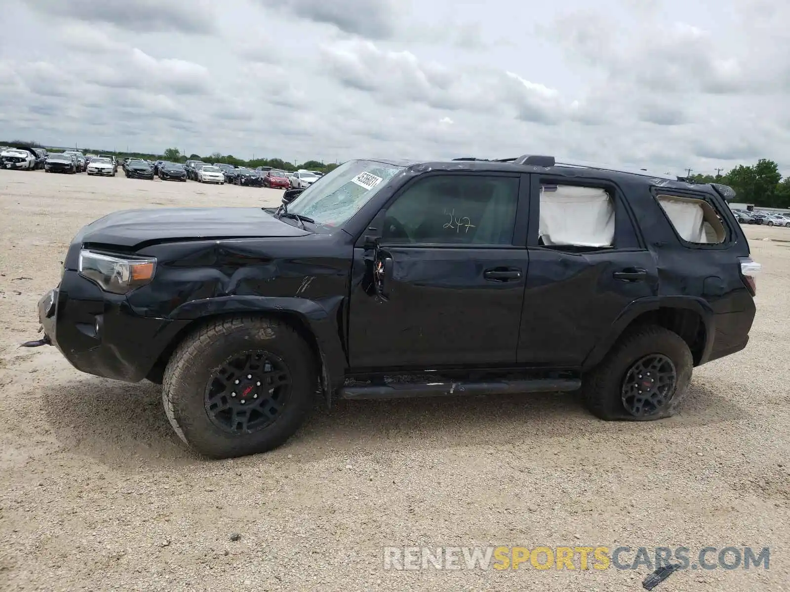 9 Photograph of a damaged car JTEFU5JR0M5242929 TOYOTA 4RUNNER 2021