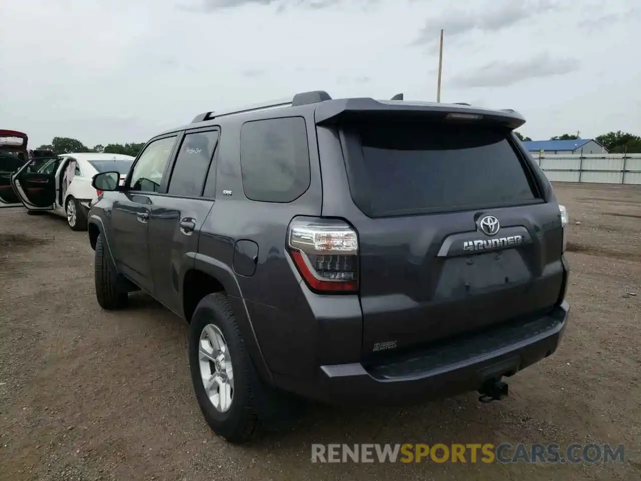 3 Photograph of a damaged car JTEFU5JR0M5243823 TOYOTA 4RUNNER 2021