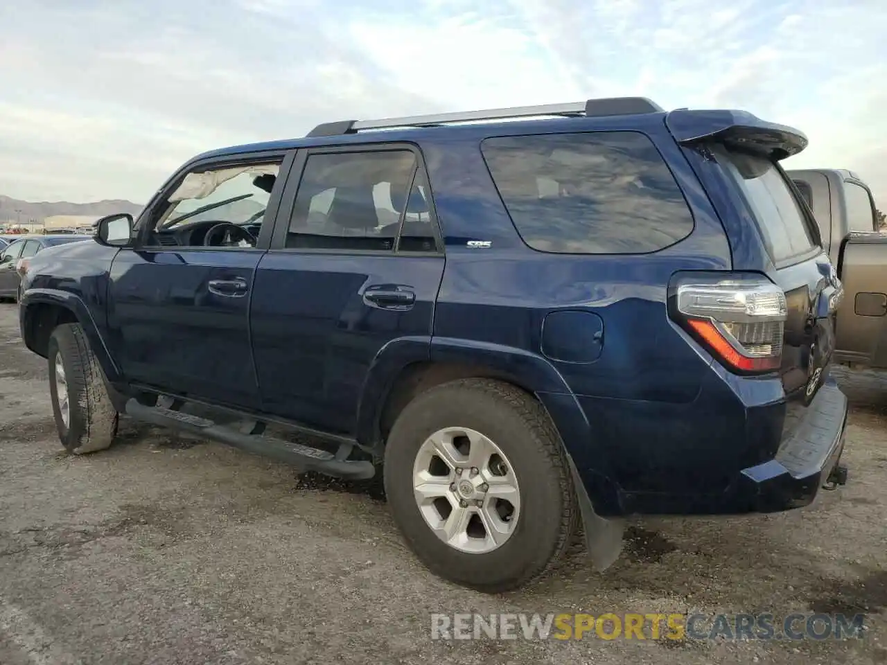 2 Photograph of a damaged car JTEFU5JR1M5250473 TOYOTA 4RUNNER 2021